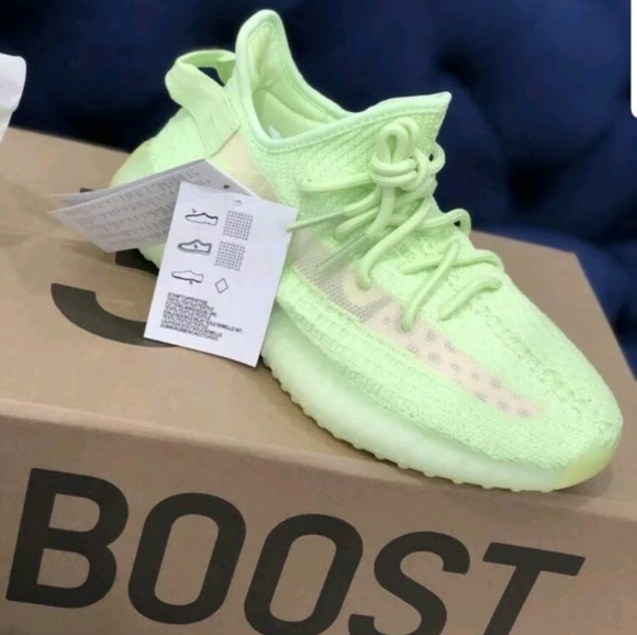 Yeezy v2 glow - Picture 3 of 3